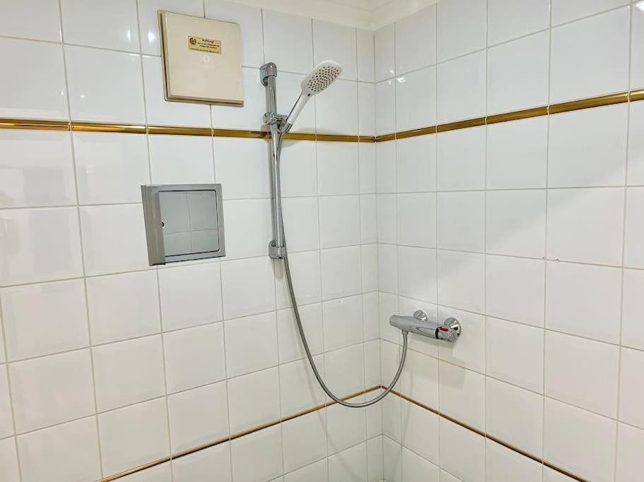 Stylish Schonbrunn - Free Underground Parking Apartamento Viena
